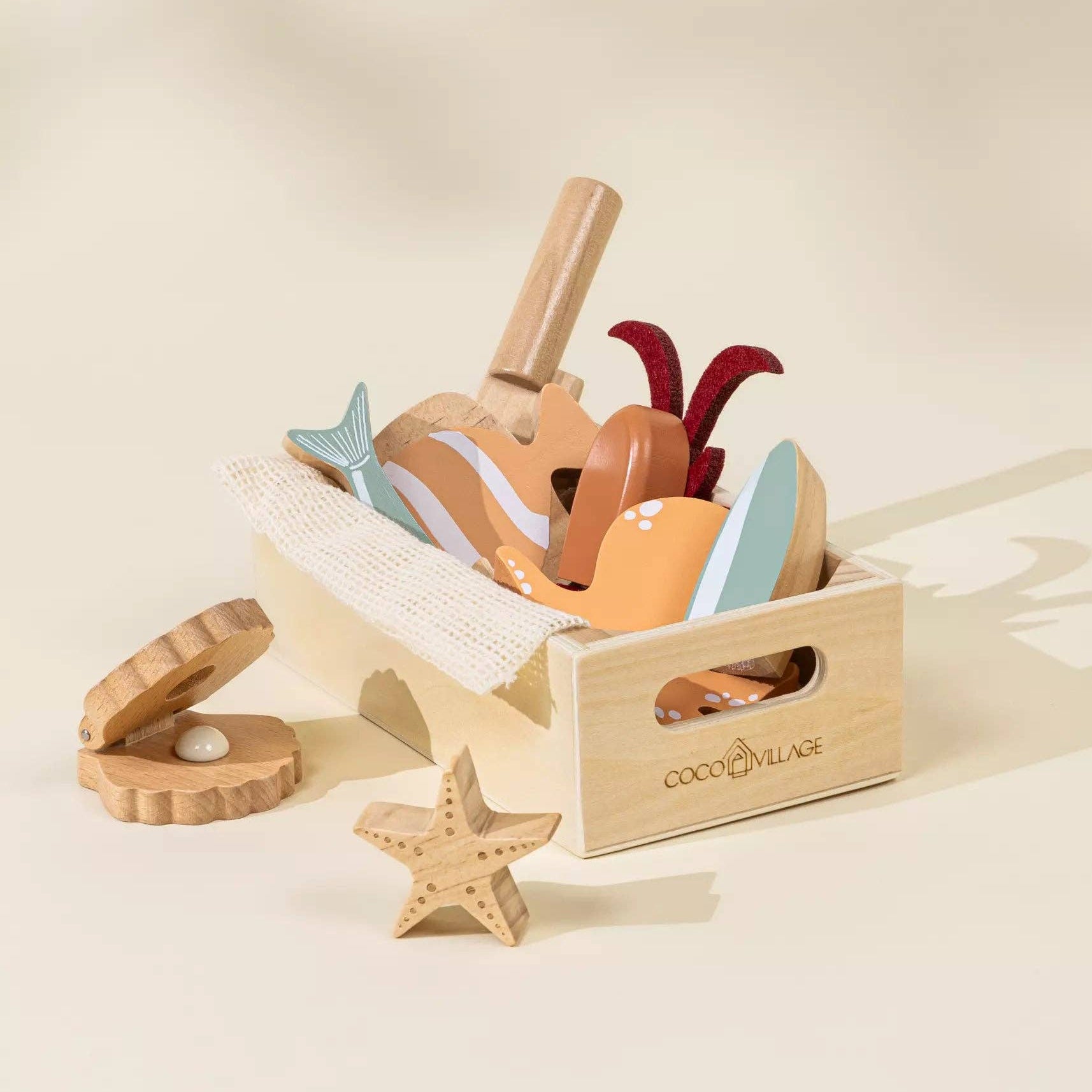 SPEELGOED-COCO-VILLAGE-SEAFOOD-MARKT-KRAAM-KEUKEN-KIDS-JONGEN-MEISJE-HOUTEN-DUURZAAM-CADEAU-GIFT-1