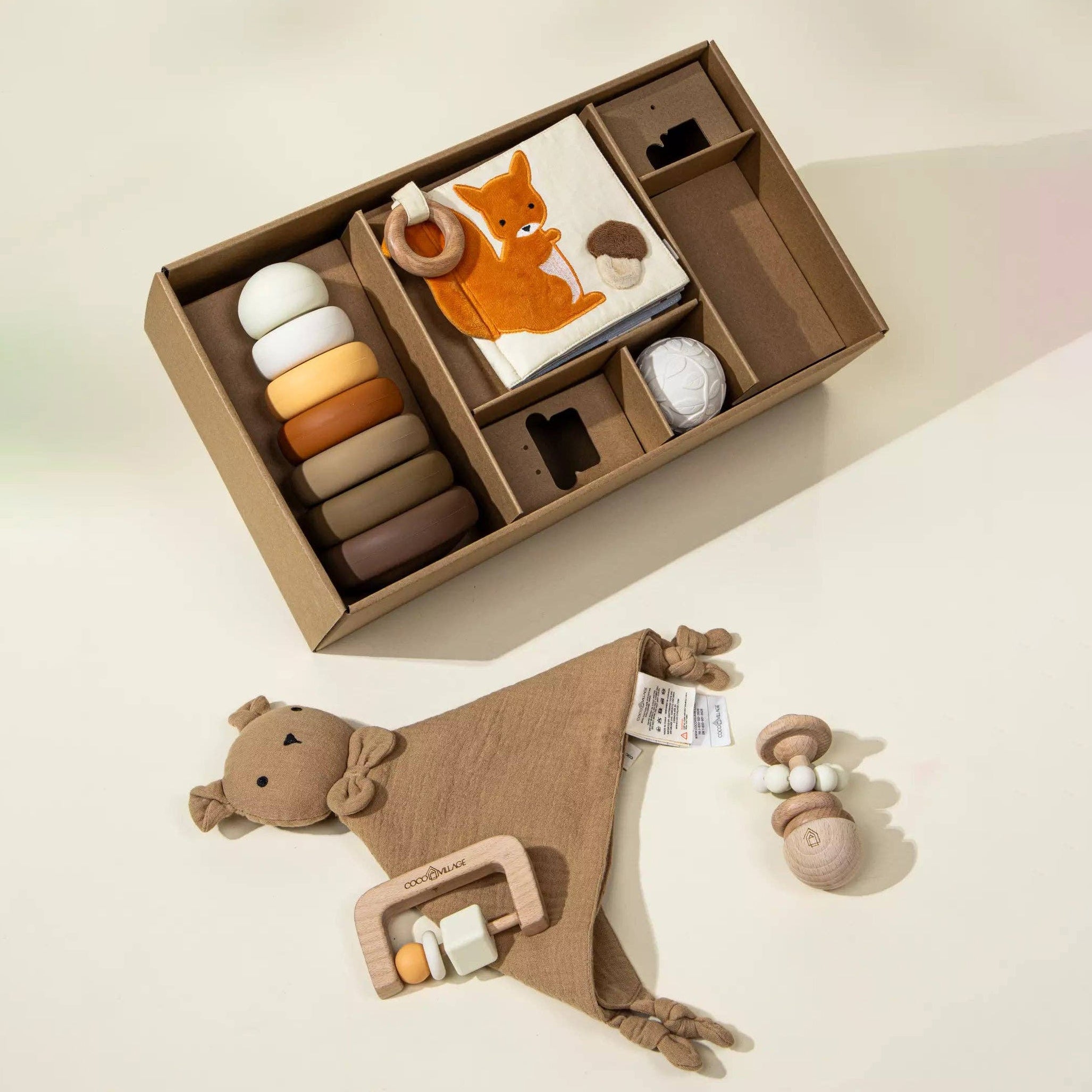 Baby First Toys Geschenkdoos | Met rammelaar, sensorisch boek en stapelspeelgoed