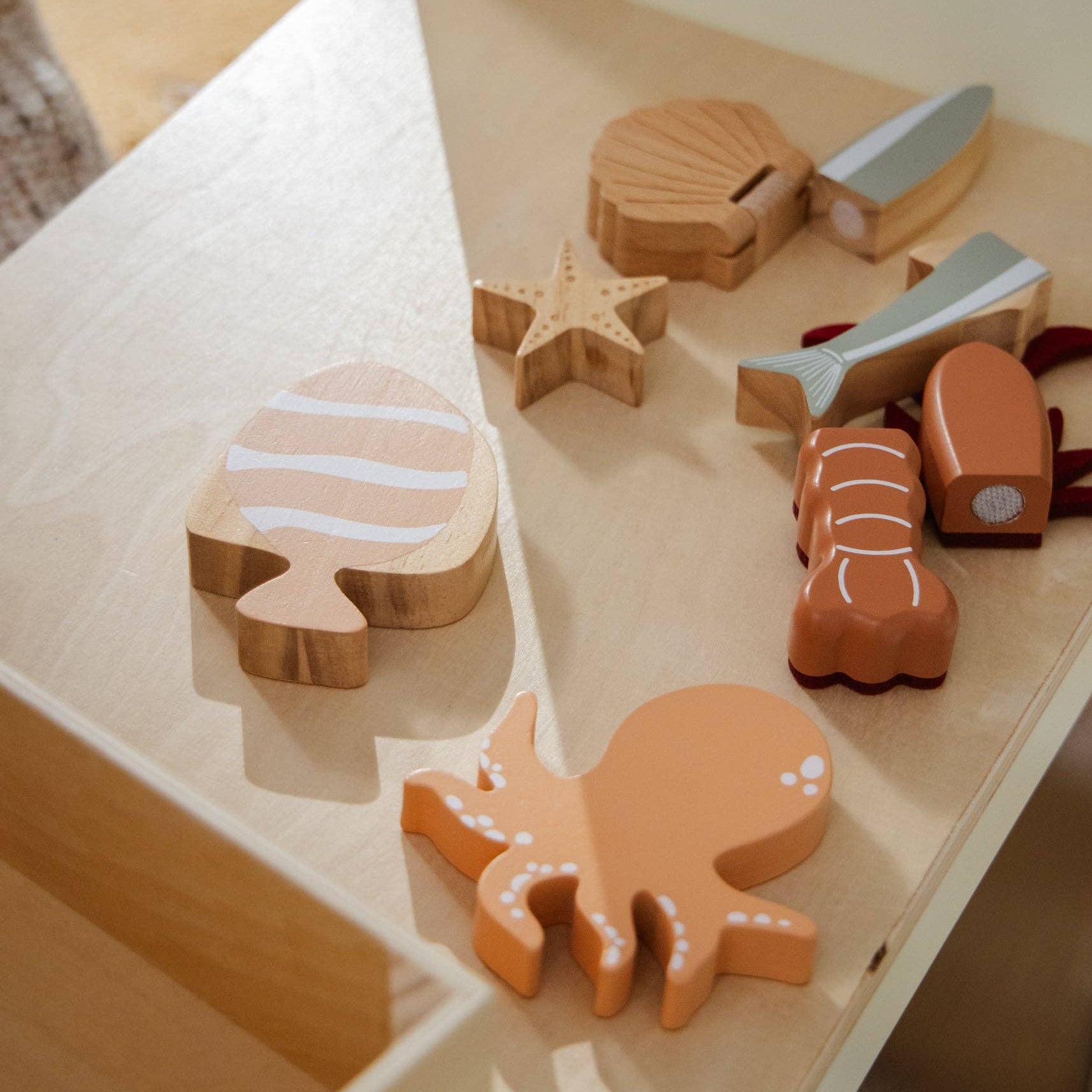 SPEELGOED-COCO-VILLAGE-SEAFOOD-MARKT-KRAAM-KEUKEN-KIDS-JONGEN-MEISJE-HOUTEN-DUURZAAM-CADEAU-GIFT-6