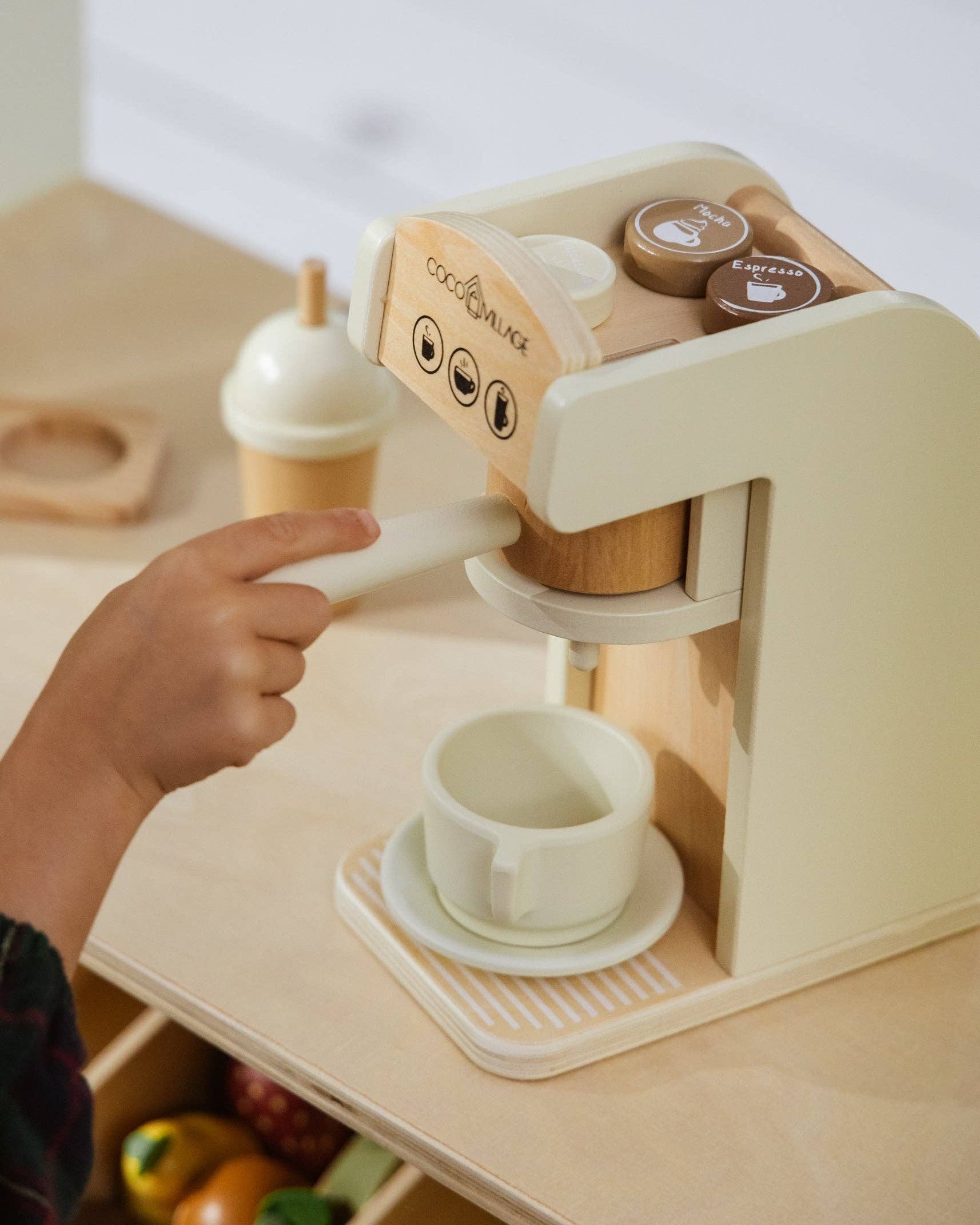 Wooden coffee maker with accessories - Playset