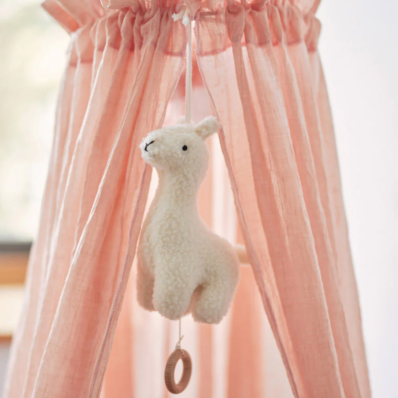 Lama Off-White - Muziekhanger