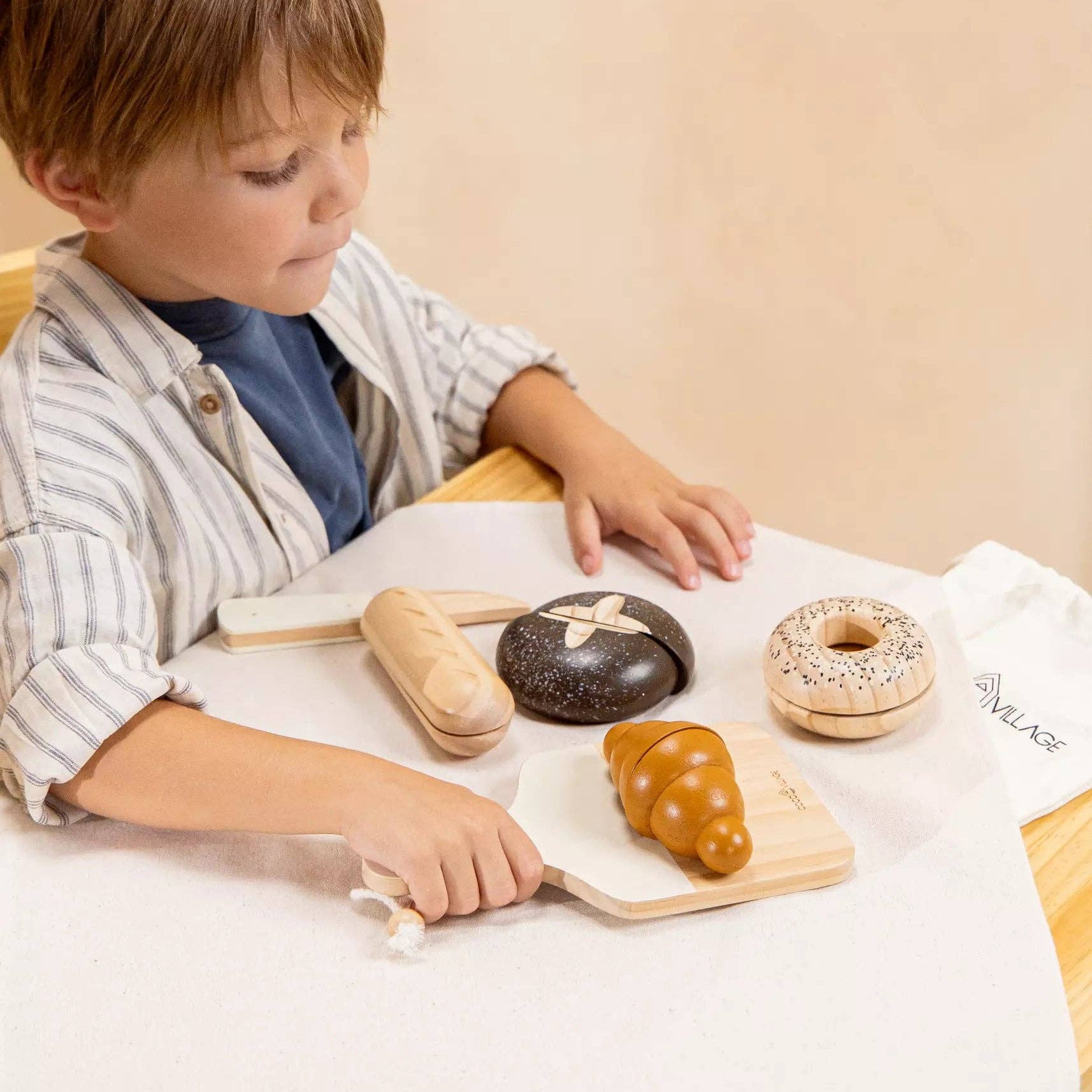 Houten Bakkerij Speelset | Marktset met 4 broodsoorten, mes en snijplank