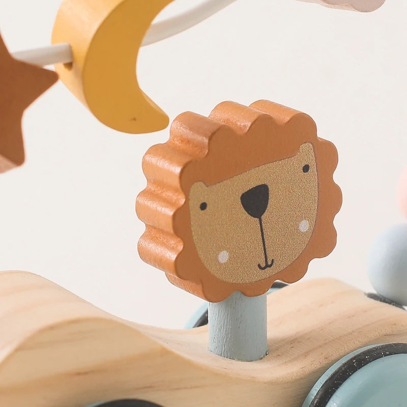 montessori-speelgoed-houten-trein-trekfiguur-dieren-educatief-peuter-kleuter-baby-regenboog-motoriek-duurzaam-scandinavisch-close-up