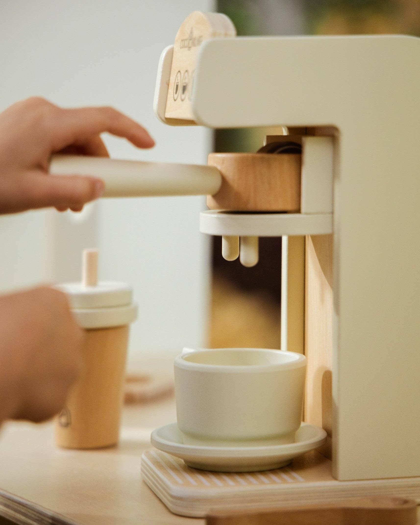 Wooden coffee maker with accessories - Playset