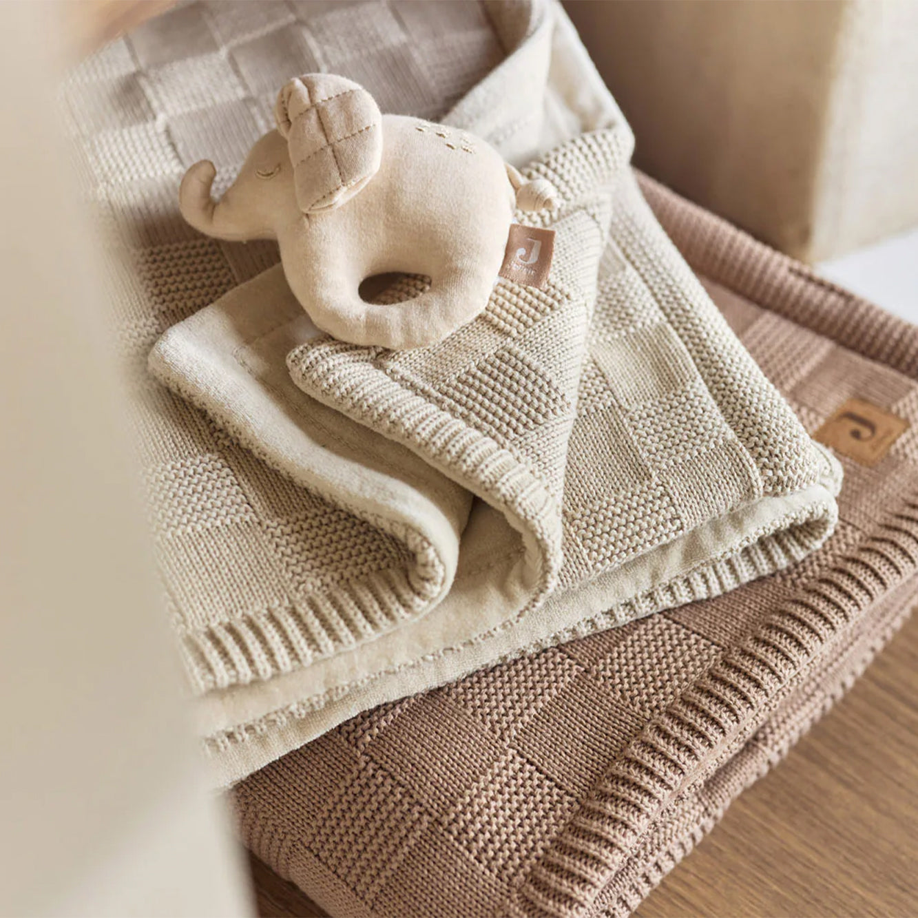 Elephant Tales - Rammelaar